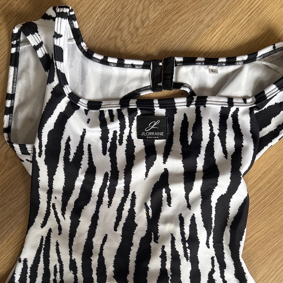 Jlorraine Zebra Print Jumpsuit *Brand New* - Picture 2 of 4
